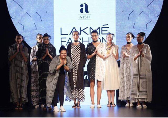 BeesandBaubles's tweet photo. #norwhitenorblack #makutextiles #aish from #IndiaCollective 
@LakmeFashionWk @stregismumbai 
#lakmefashionweek2016 https://t.co/QgNq1IW5Gf