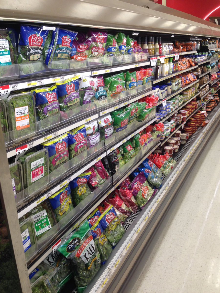 ETLMattyIce's tweet photo. No April Fools joke here! Our food areas are ready for the Friday late afternoon rush. #GetItFrid https://t.co/E14j8yD1ks