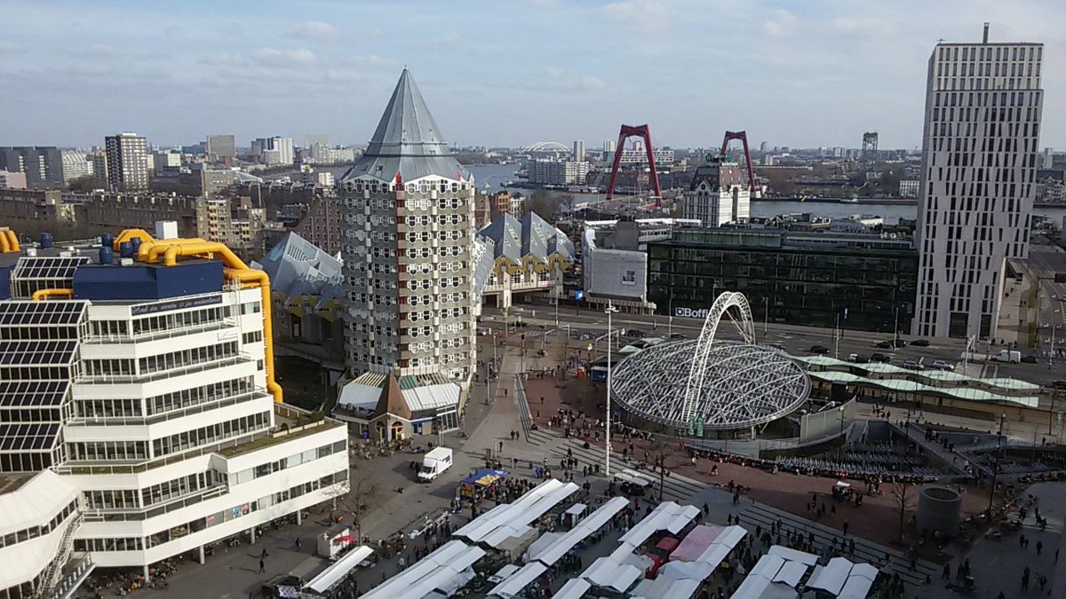StefanieRenate's tweet photo. @Rdamviertdestad @bieb010 #biebview Rotterdam is prachtig!! https://t.co/voVqc0idBv