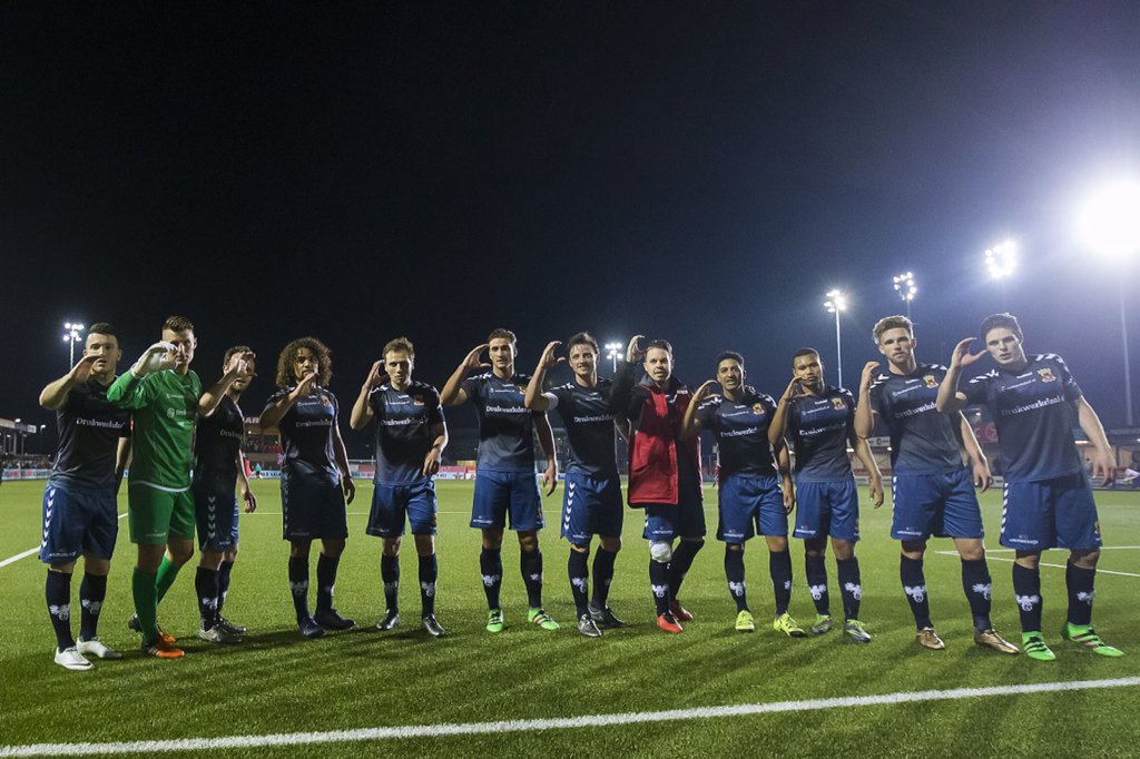 GAEagles's tweet photo. De selectie wil deze zege graag opdragen aan Chris Scholten en zijn strijd tegen leukemie. #SamenSterk #komoptan #C https://t.co/WVTBnf7Nk2