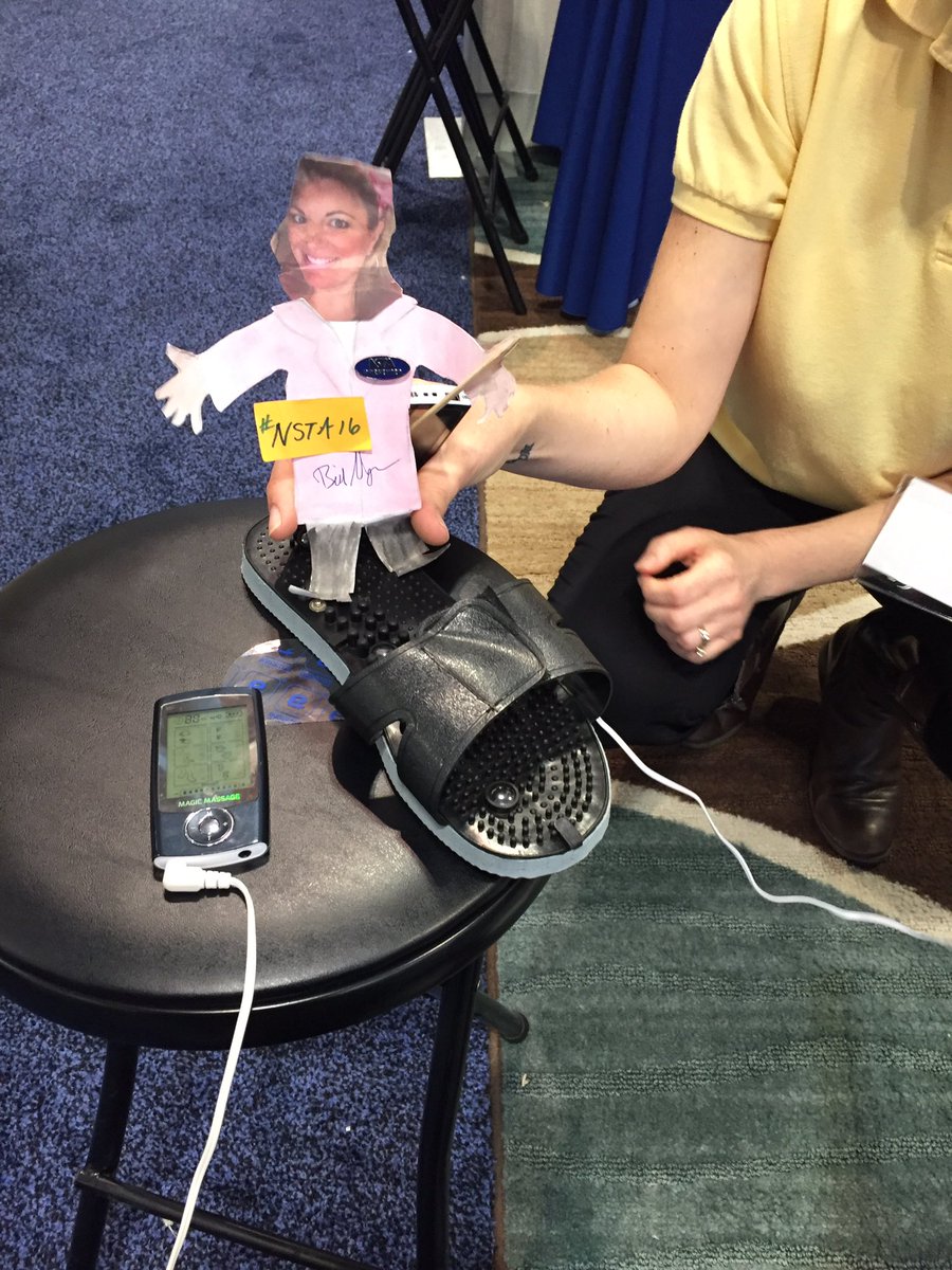 MsLilHil's tweet image. @enovativetech getting her massage on thanks #NSTA16