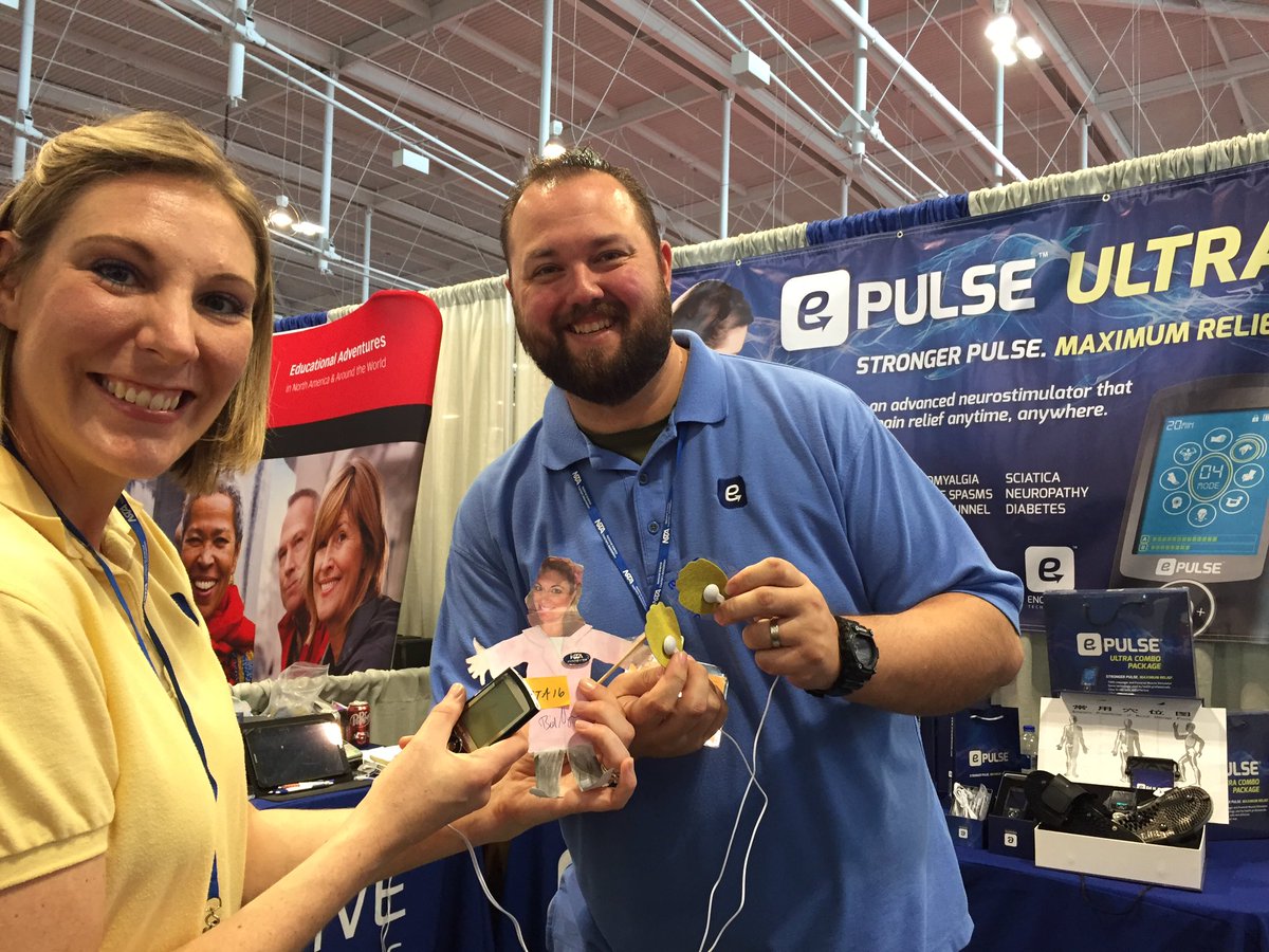 MsLilHil's tweet image. @enovativetech getting her massage on thanks #NSTA16