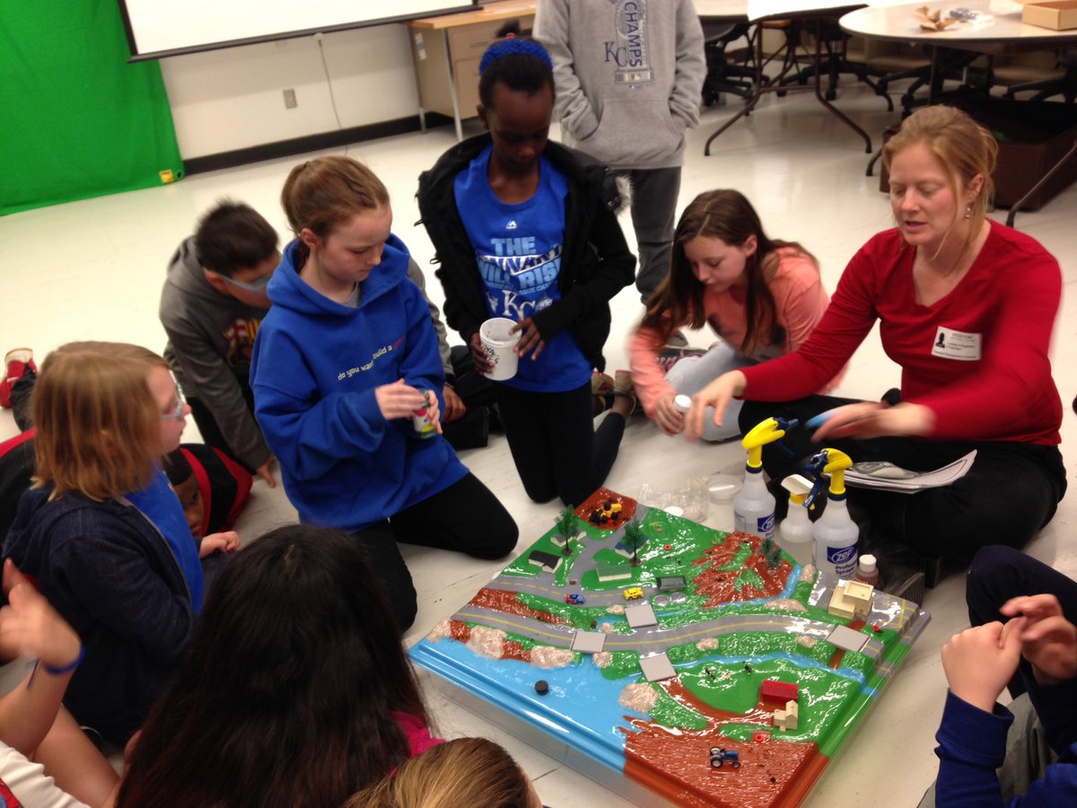 rhfreema's tweet photo. Learning about our water shed...#rockets512#team512 https://t.co/5yfedmnQmj