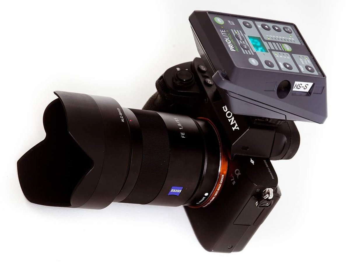 inshotat's tweet photo. #Priolite #HotSync now also for #Sony #Alpha7 cams - info @ https://t.co/G8OV8nj6FD 😎👍 #DSLM https://t.co/OEDpbInaqZ
