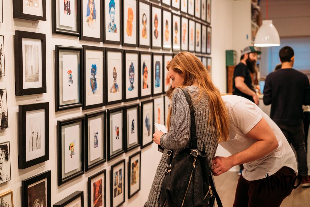 Last chance to check out the #MondoHouseParty show! Gallery is open today till 6PM and tomorrow from 12-6PM.