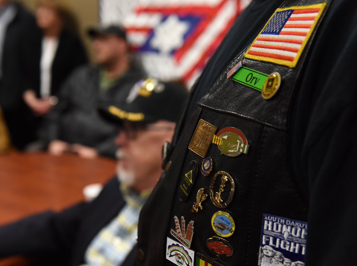 .<a href="/SenJohnThune/">John Thune</a> presents Purple Heart award to Jake Aning #VietnamWar #veterans #American #UnitedStates <a href="/argusleader/">argusleader</a>