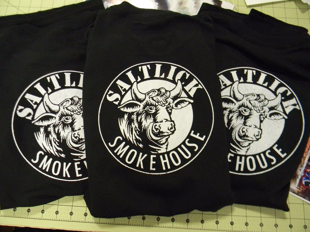 synchronouspro's tweet photo. Finished in time for @saltlicksmoke first anniversary event last night.  Congratulations! #smokestravaganza #HamOnt https://t.co/1vNTLTLBIB