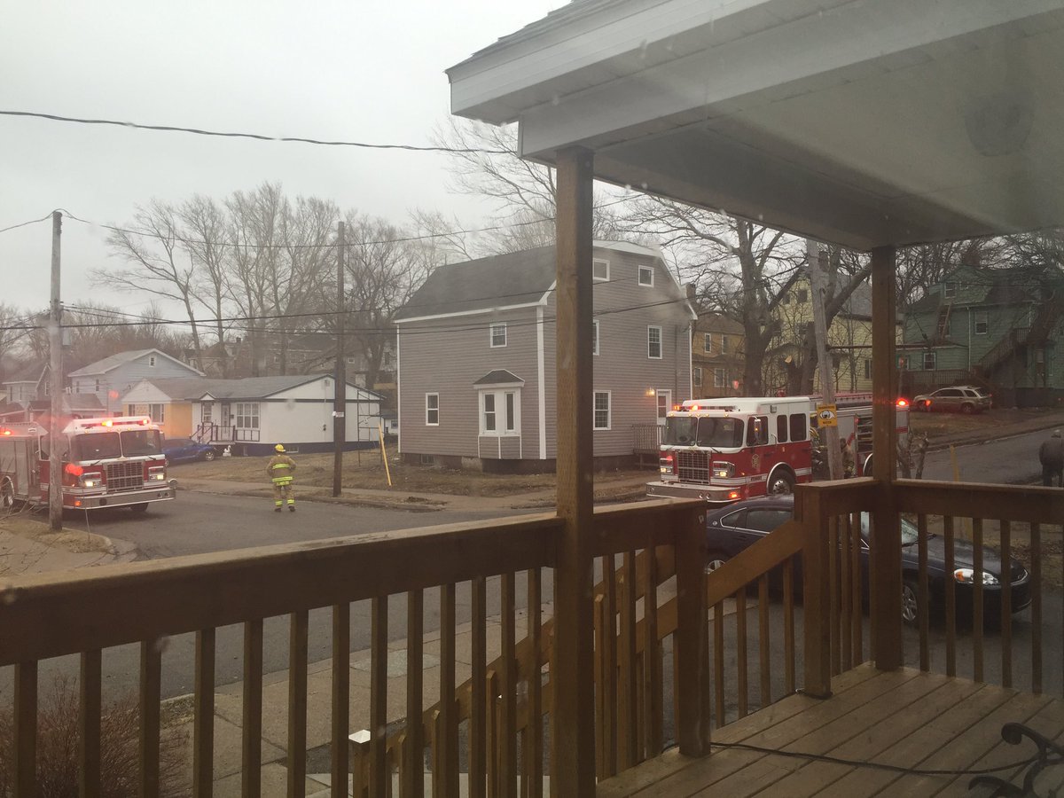 x2010pqq's tweet photo. @capebretonpost house fire. No occupants. https://t.co/SyAgHZQkpn