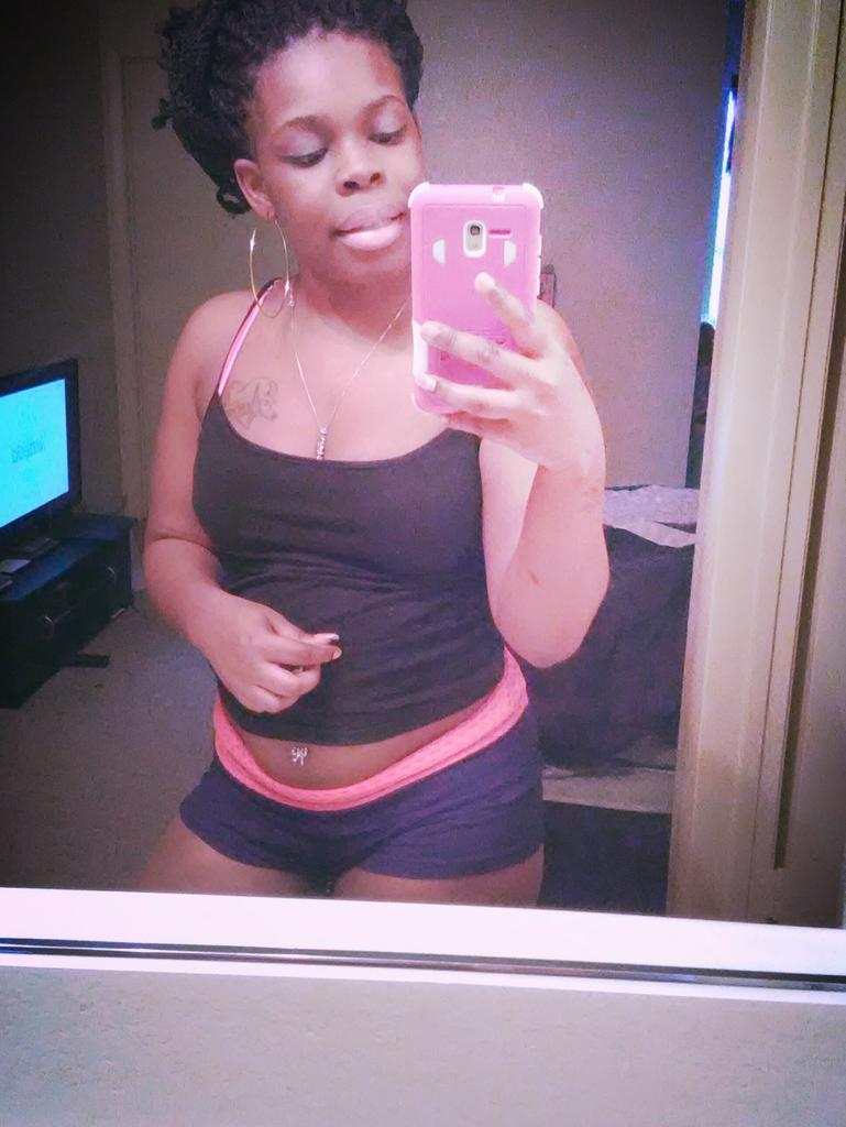 royalgurll tweet picture