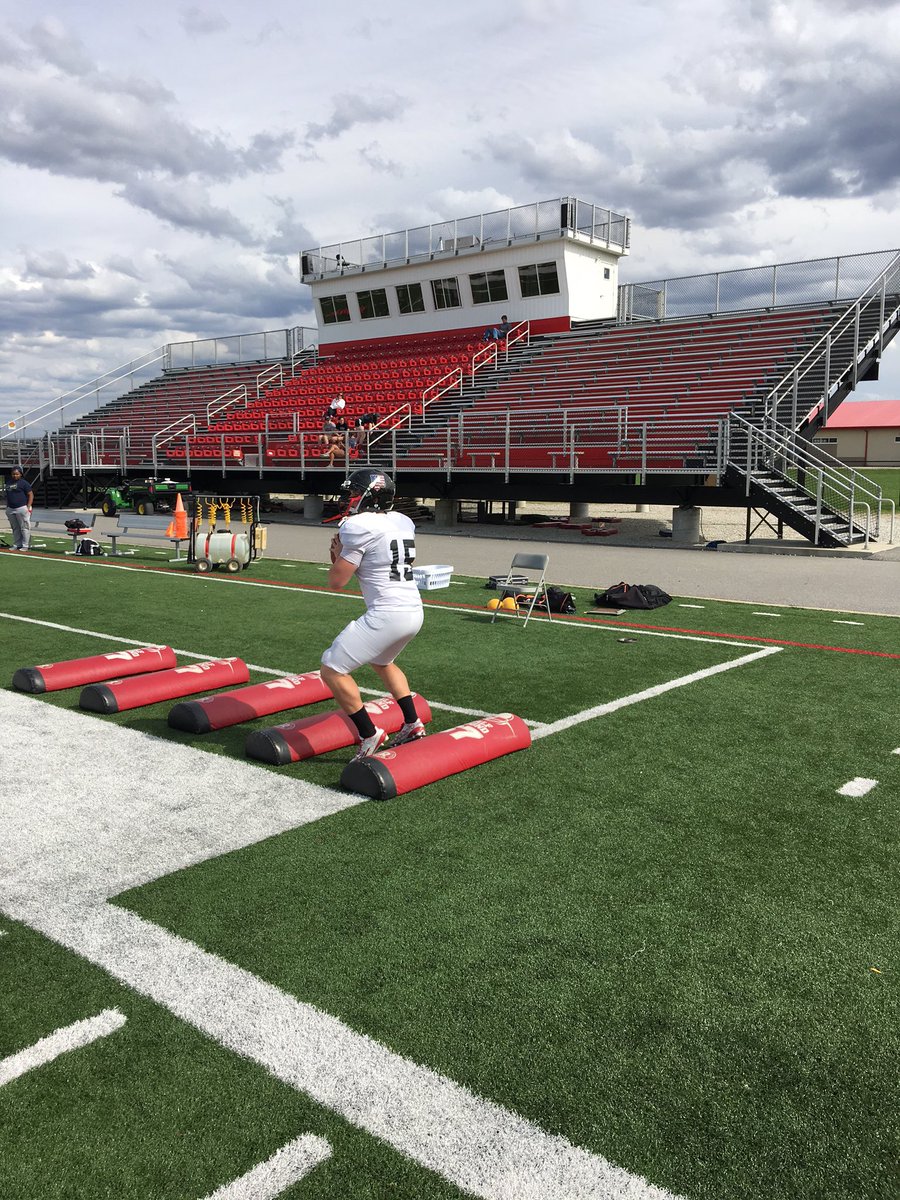 CoachRFreeman's tweet image. QB's going through Indy practice 4!! #KnightFAST @KCU_FB