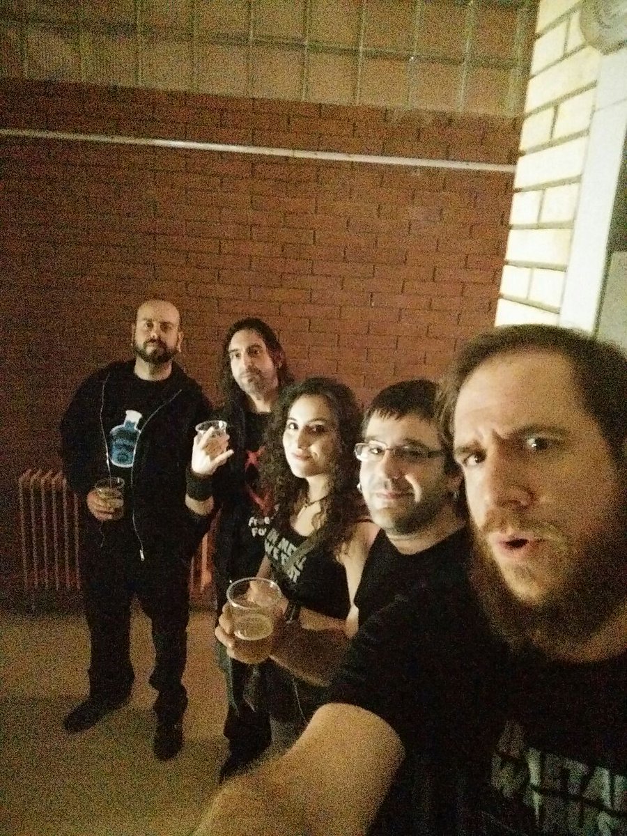 LOW_bcn's tweet photo. Preboleando en el DevilFest https://t.co/fAhVyyUHzZ