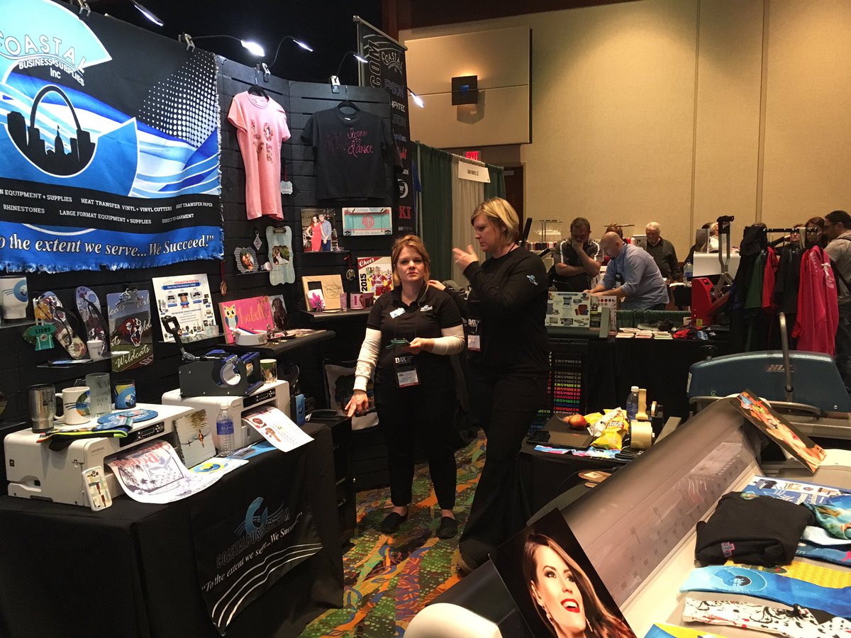 AaronM_STL's tweet photo. The Sarah's! @CoastalBusiness #DAXMN booth 513 https://t.co/i6VJpmIXDy