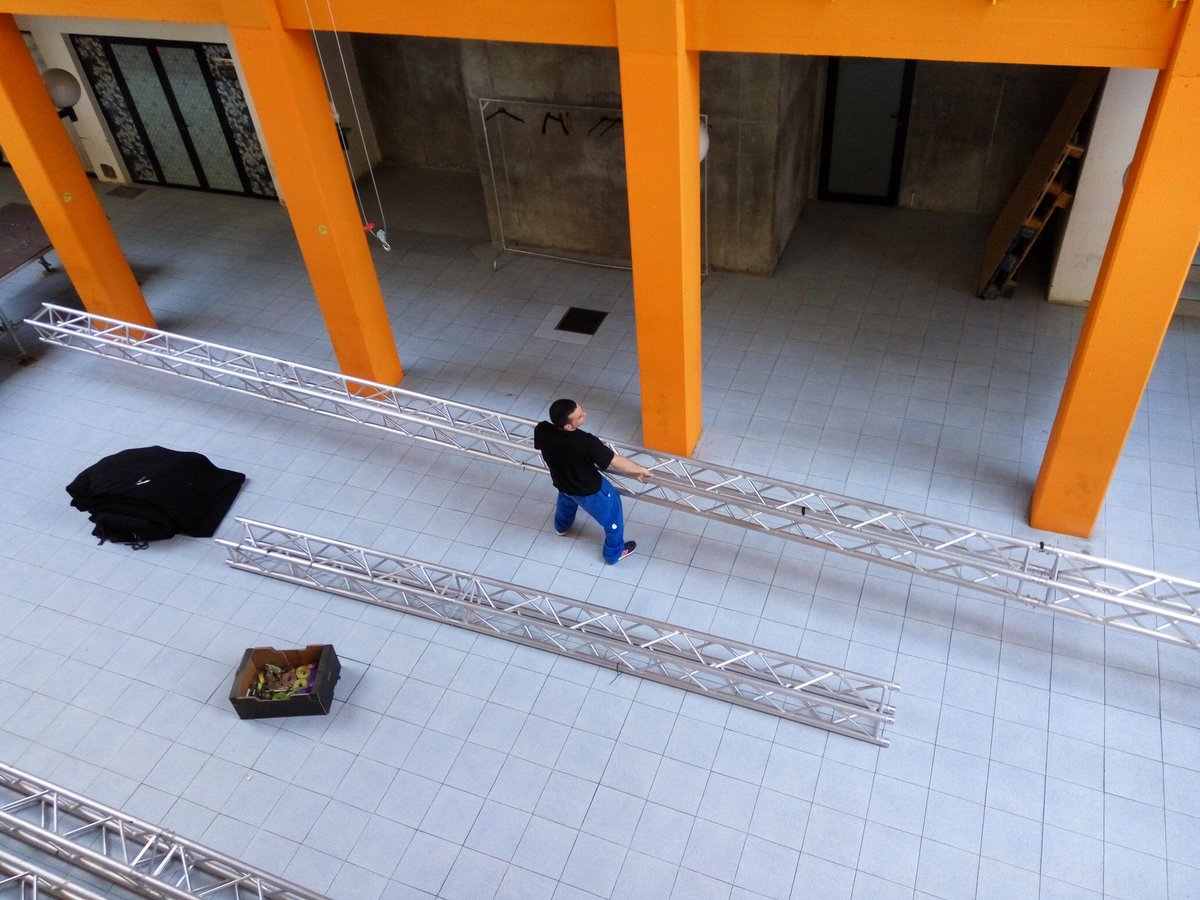 AversionFest's tweet image. Juanitxo xa amaña el solo hahahaha