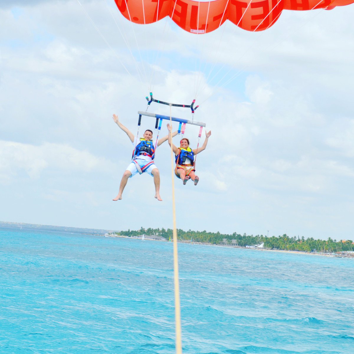 xcitelifer's tweet photo. Xposes from Dominican! Thank you for submitting this #Pose while #parasailing. #Wicked! #AmazingatLife #Xcitelife https://t.co/8h7yiSoa0W