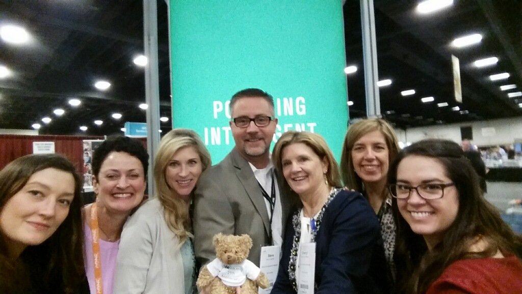 TeleTracking's tweet photo. Look at our #AONE2016 dream team! We have enjoyed meeting all of you #patientflow #SuperRN's! https://t.co/DQyGpCbZjD