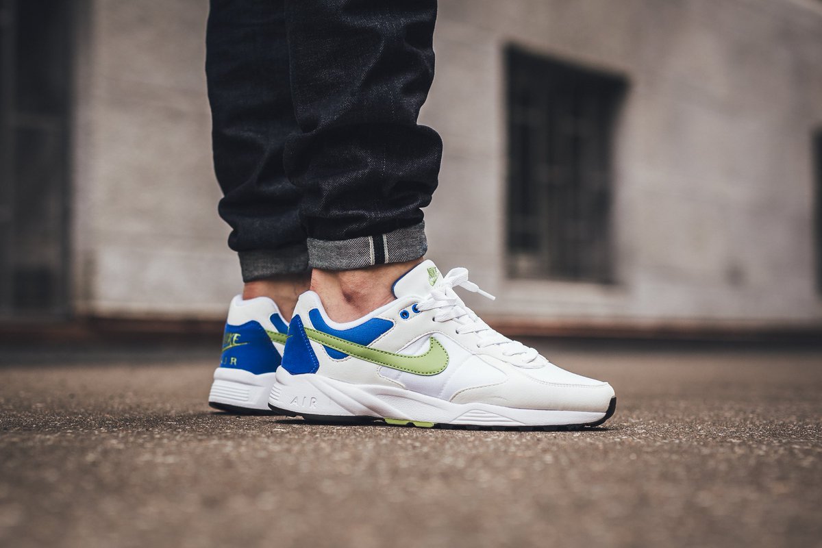 nike air icarus white