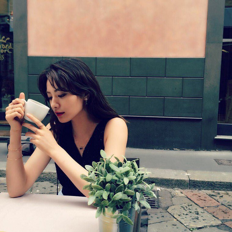 NanaASfacts's tweet photo. graziakorea's Instagram update: https://t.co/jo9elOawlQ