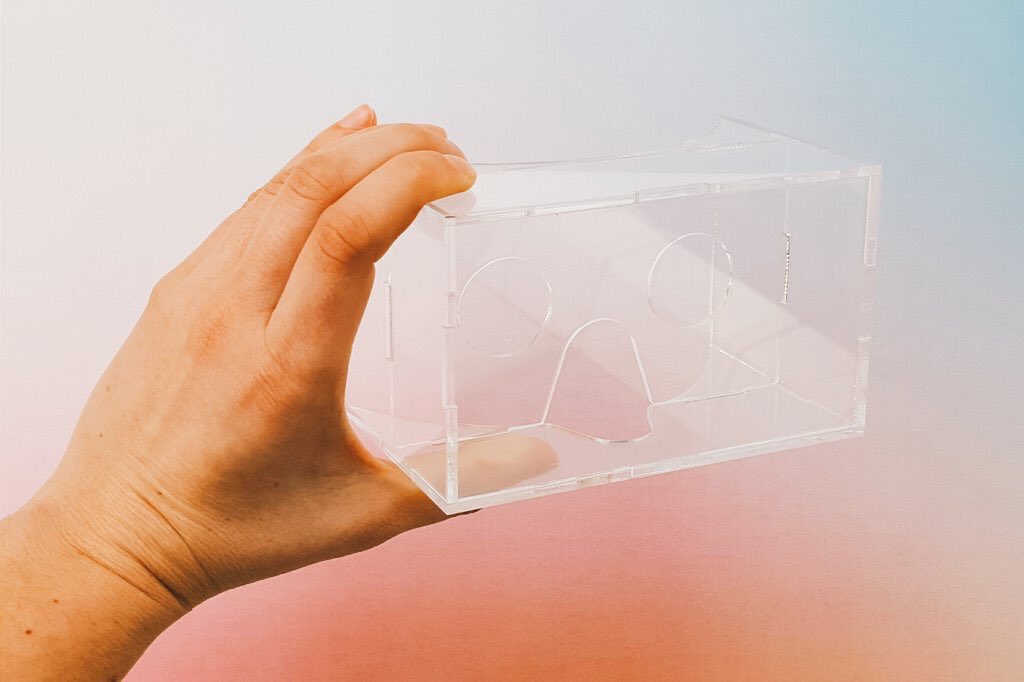 GooglePlastic's tweet photo. Experience an unparalleled sense of presence and immersion. Meet #CardboardPlastic. https://t.co/eIIVPF5EBP