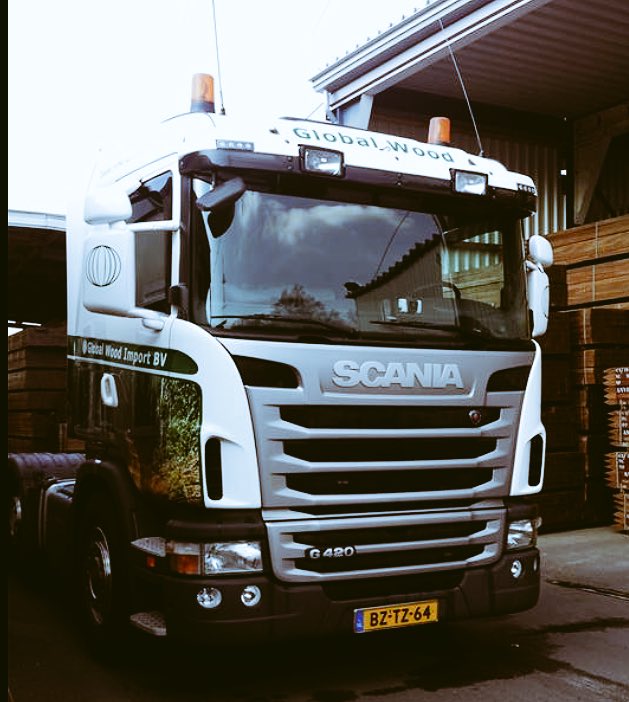 GLOBALWOODBV's tweet photo. Onze collega @groote_michael heeft de vrachtwagen er weer netjes bij staan! Maandag weer verder km maken.....👍🏻 https://t.co/QJ8lZXFB5V