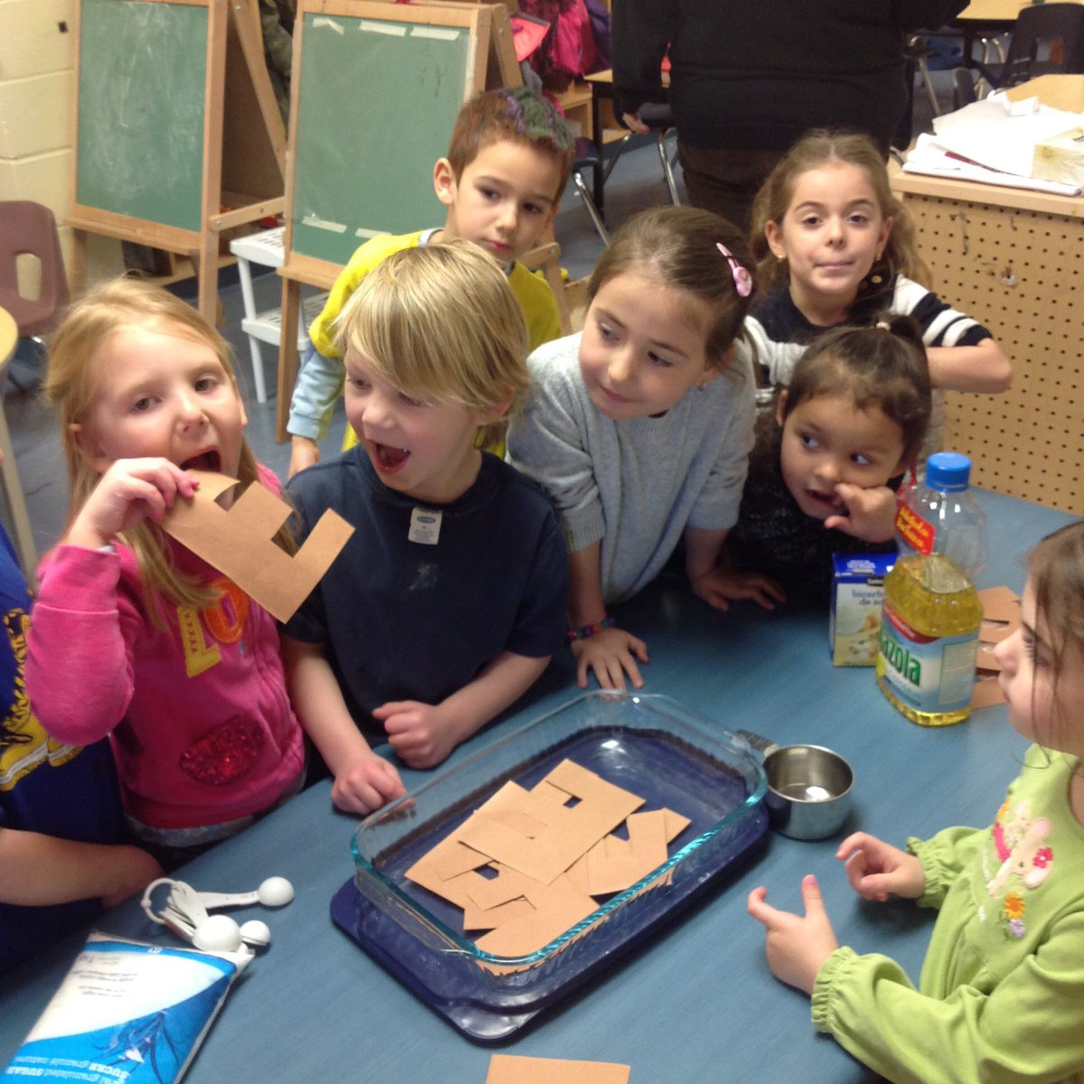 MrsBussiere's tweet image. Making our Brown Es! #aprilfoolsfun