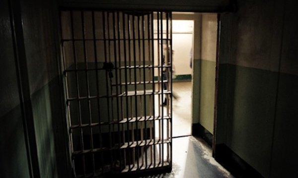 The US has only 5% of world population but 22% ALL prisoners. This is obscene. amn.st/6018Biny4 #OurWorld