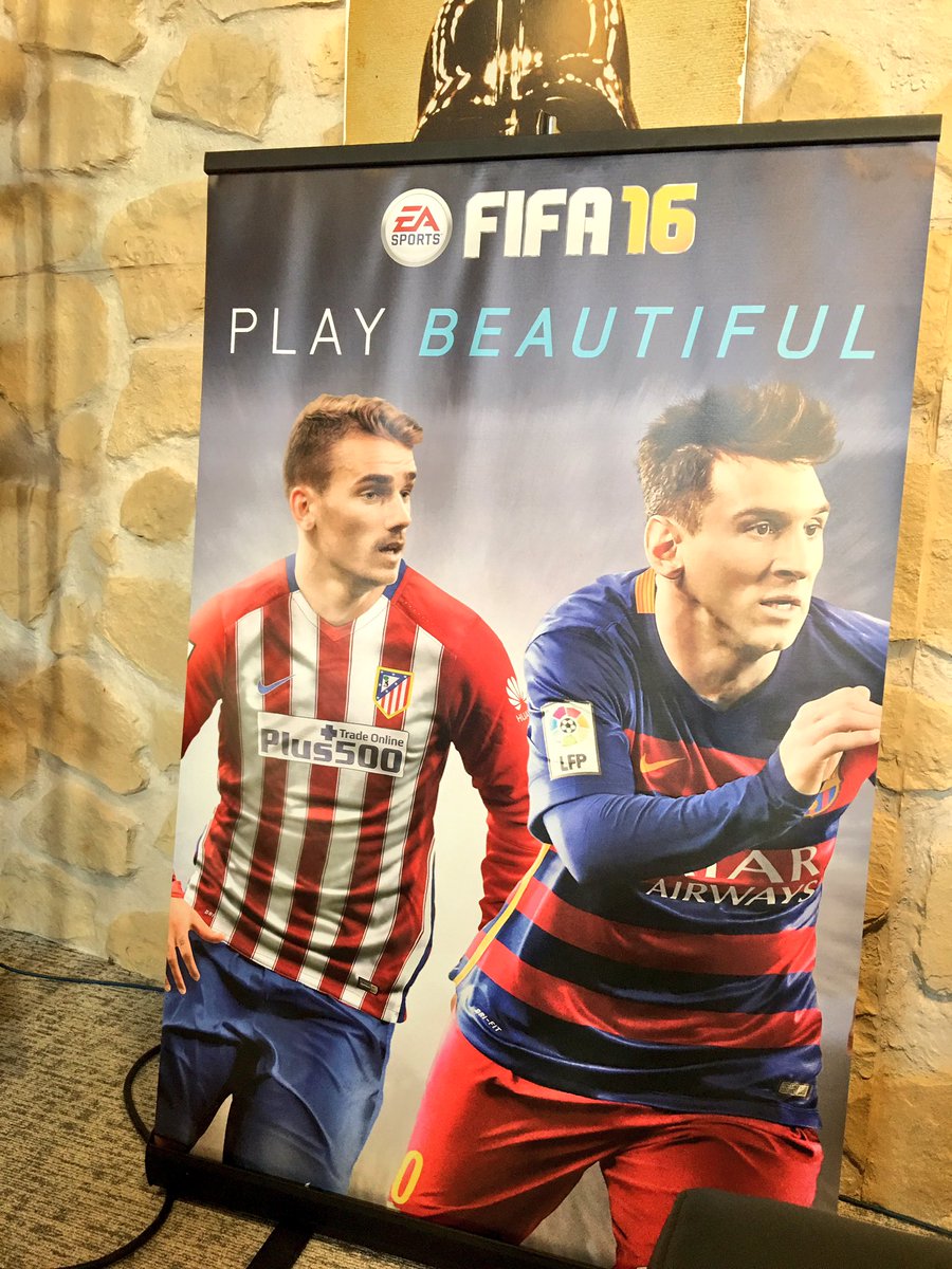 LEFIFASHOW's tweet photo. RDV dans 15 min pour le #FIFASHOW, on a une mega annonce à vous faire 🎮 https://t.co/pzWSRfrSQM https://t.co/2SIN39ji4S