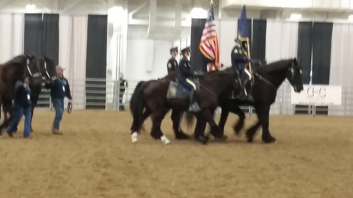 TheRemedyRanch's tweet photo. Burgerons! #HoosierHorseFair https://t.co/018lNMmrJG