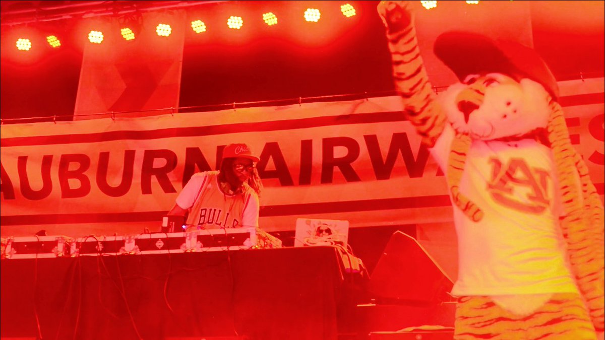 TheAUPlainsman's tweet photo. VIDEO: Lil Jon live DJ set featuring Aubie the Tiger
https://t.co/9JlUdtZ5OJ https://t.co/pi0kYEzWu4
