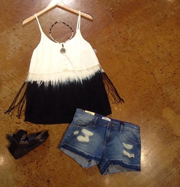 dreams_SAT's tweet photo. Wow look at these CUTE outfits we just got in!!! Come by today and get them before they are gone!! 😍😍😍😍  #plzrt 💛💗 https://t.co/5caUSadSVr