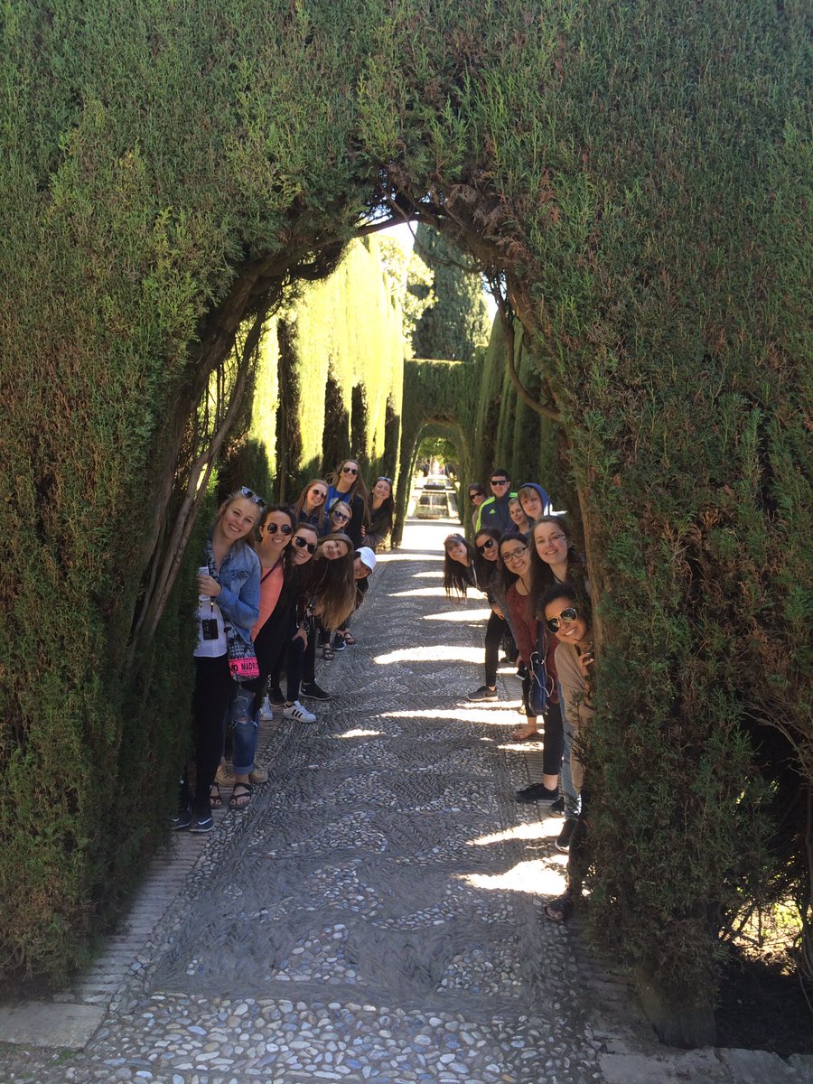 MFHSSpain2016's tweet photo. After lunch, la ALHAMBRA! Built by the Moorish kings who had to abandon it in 1492 to the Catholic Monarchs. https://t.co/iyosHa2IPG
