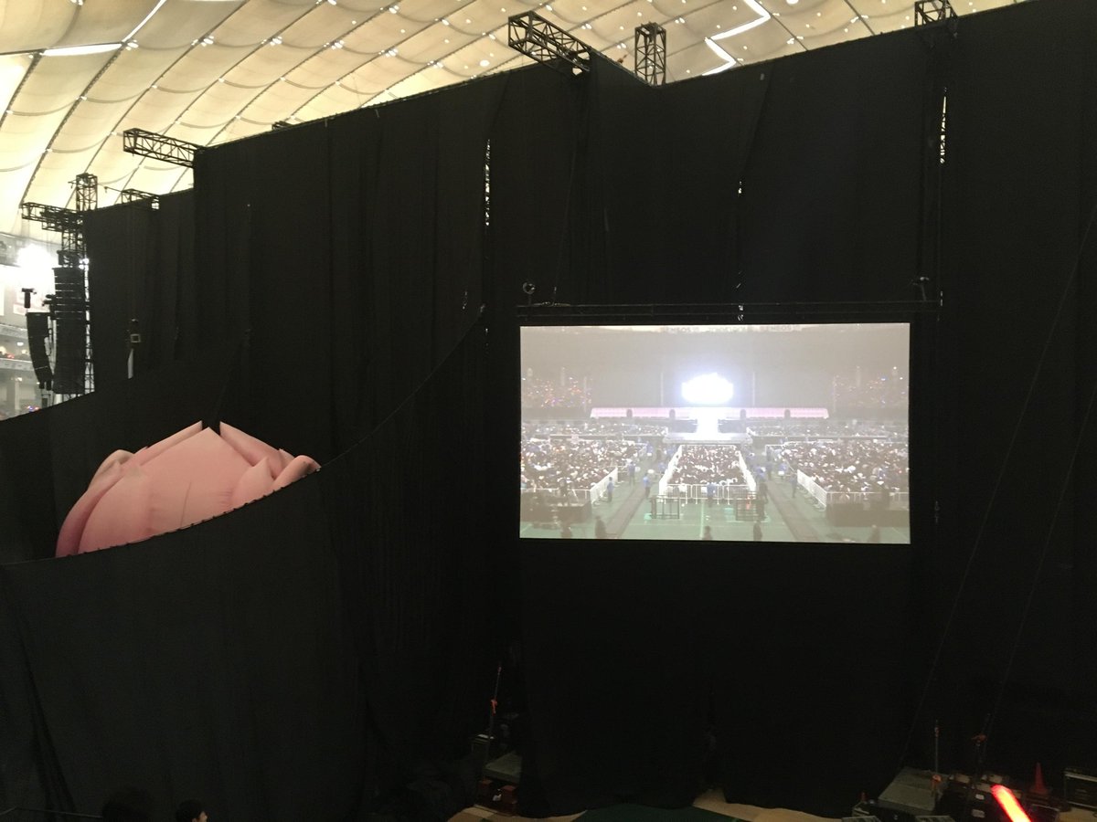 Muttsurishoukai's tweet photo. 【『ラブライブ！』μ'sファイナルライブ(Final Live)】完全見切れ席って、こんなだったのか……。　
#LoveLiveforever 
#lovelive 
#ラブライブ https://t.co/4BICiEuIR3