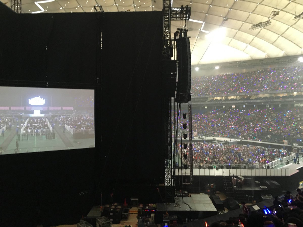Muttsurishoukai's tweet photo. 【『ラブライブ！』μ'sファイナルライブ(Final Live)】完全見切れ席って、こんなだったのか……。　
#LoveLiveforever 
#lovelive 
#ラブライブ https://t.co/4BICiEuIR3