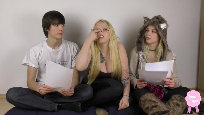 Watch LunaLove's leaked NSFW photo on TwXstars