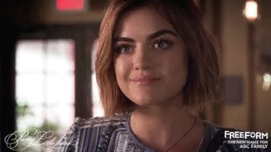 leoniek114's tweet photo. Ezria💋 when they saw each othet for the first time in #FiveYearsForward      so cute 😍 😍 😍 😍 https://t.co/k5Nlian3OM