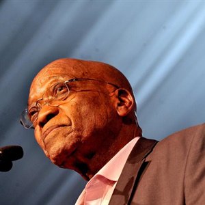 REGSTREEKS: 'Ek respekteer die uitspraak, sal daaraan gehoor gee,' sê #Zuma – volg dit hier: trib.al/MBwvlu5