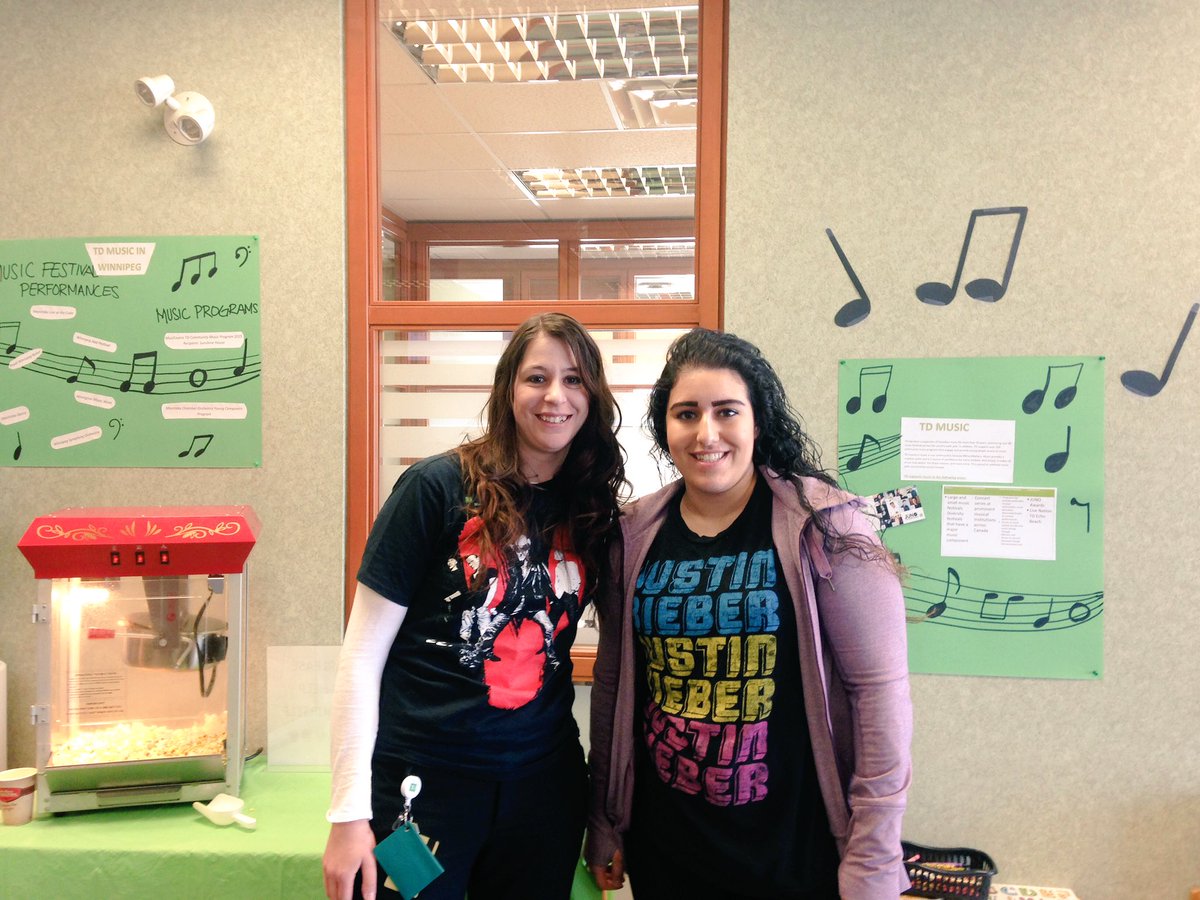 MandyKwasnica's tweet photo. #JUNOFanChoice #Beliebers #JUNOS  fun at #Tdparkwest https://t.co/z5V2vA3Vns