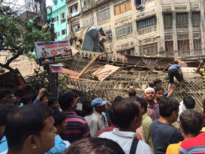 GoswamiSomnath1's tweet image. Very bad news ....Kolkata Vivekananda Ural pul broken....22 people died &amp;amp; many people injured..
.. @GoswamiSomnath1