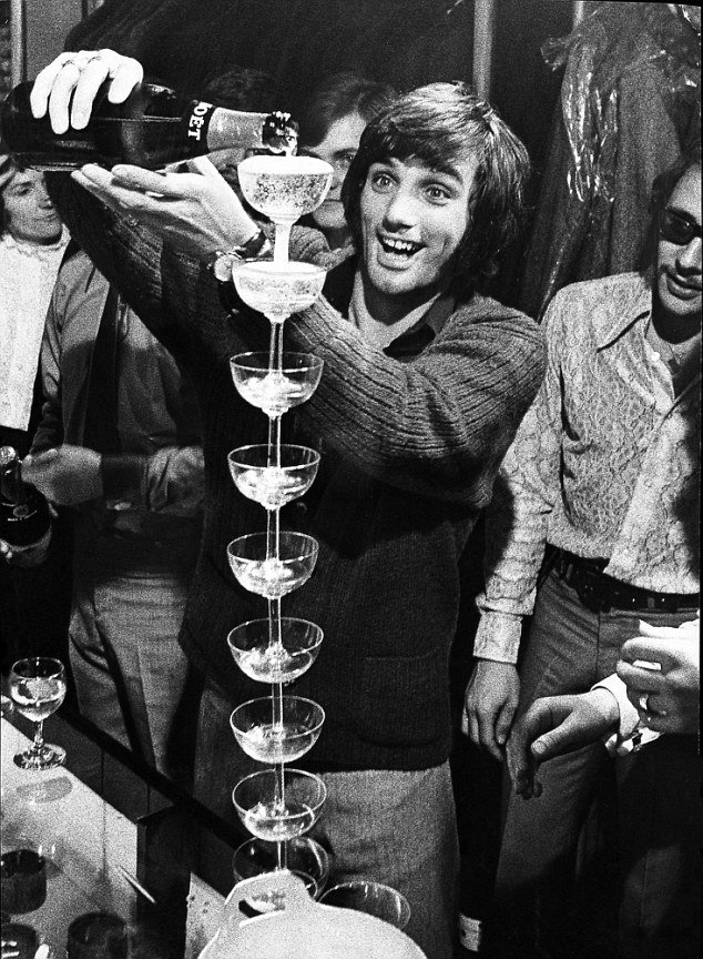 AMANDO A MARADONA on Twitter: "GEORGE BEST : "ME GASTE LA MAYOR ...