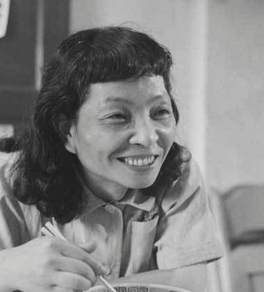 熊田プウ助 On Twitter 常にスカートを履いていたという花森安治の役