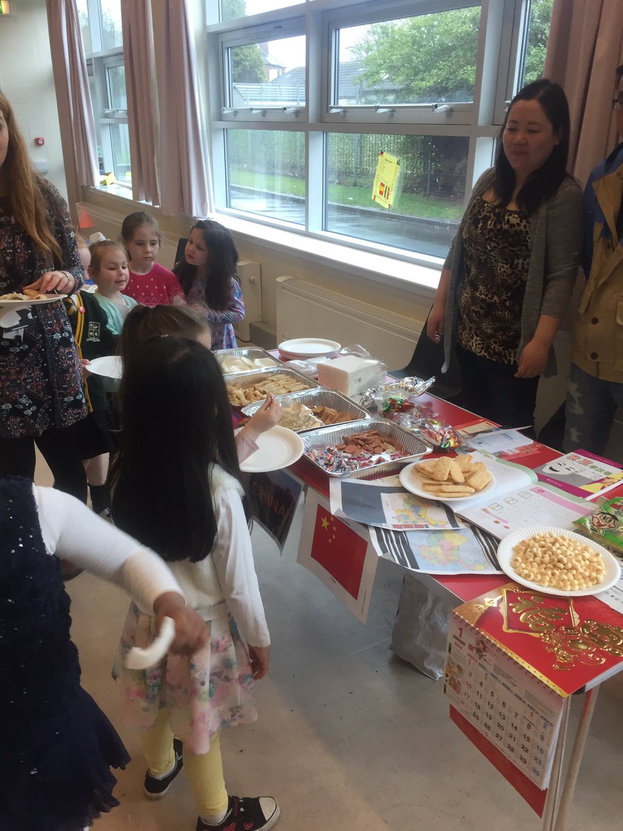 gostconstantine's tweet photo. Family learning at our international market. #family #learning #diffrentcultures #ComeTogether #celebratediversity https://t.co/dJamPBrfxg