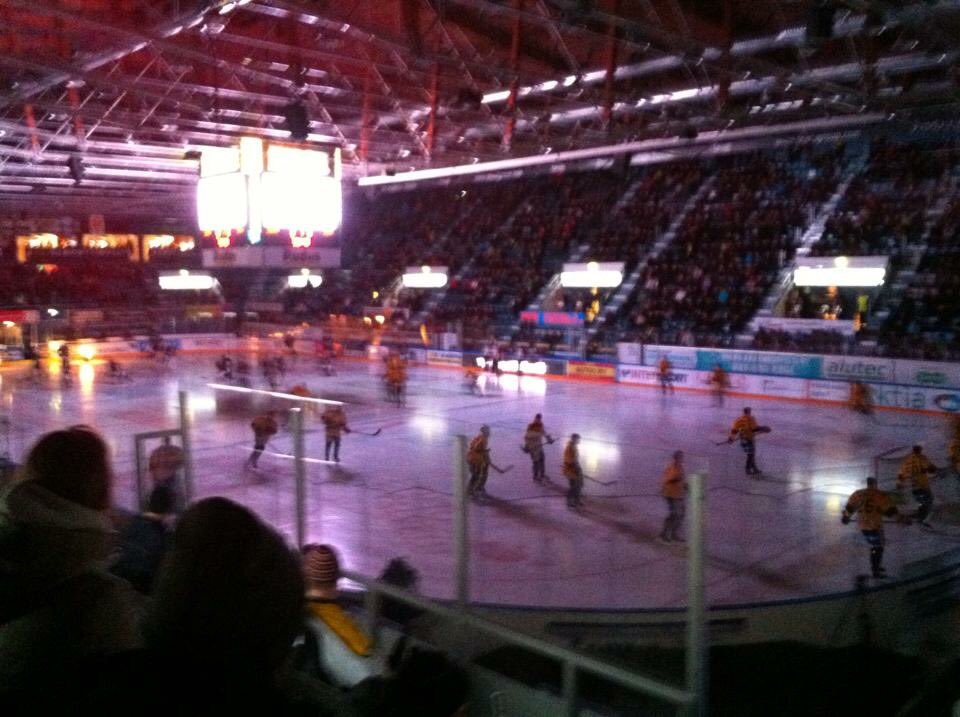 Marine1603's tweet photo. THIS IS #Oulu ❤️ And Oulu was the winner of the match! #besterasmuscity @Uniplaces https://t.co/tW9ilrODnr