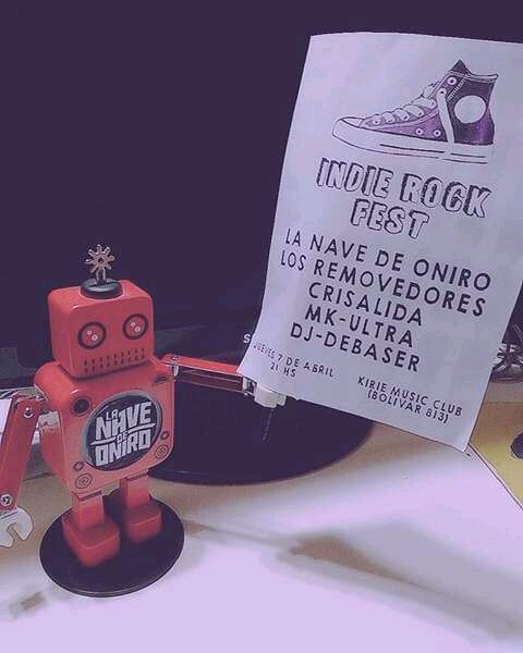lanavedeoniro's tweet photo. El jueves 7 vamos a tocar en el @indierockfestar en @ClubKirie ¡Los esperamos! https://t.co/IhnVyZdmf4