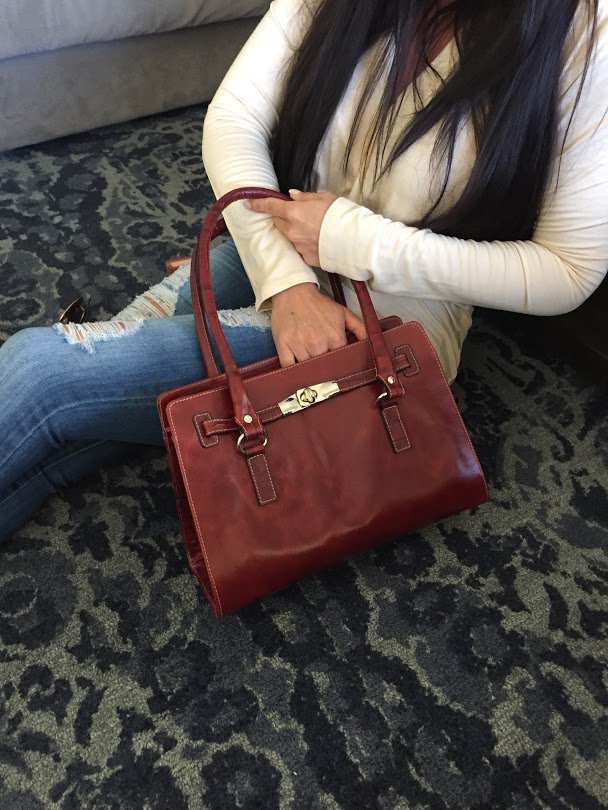 LapwingLeathers's tweet photo. Red #Leather Satchel from our #Modern Classics Collection https://t.co/FU0EGONFry #handbag #purseaddict #style #love https://t.co/nLXzSwAm5M