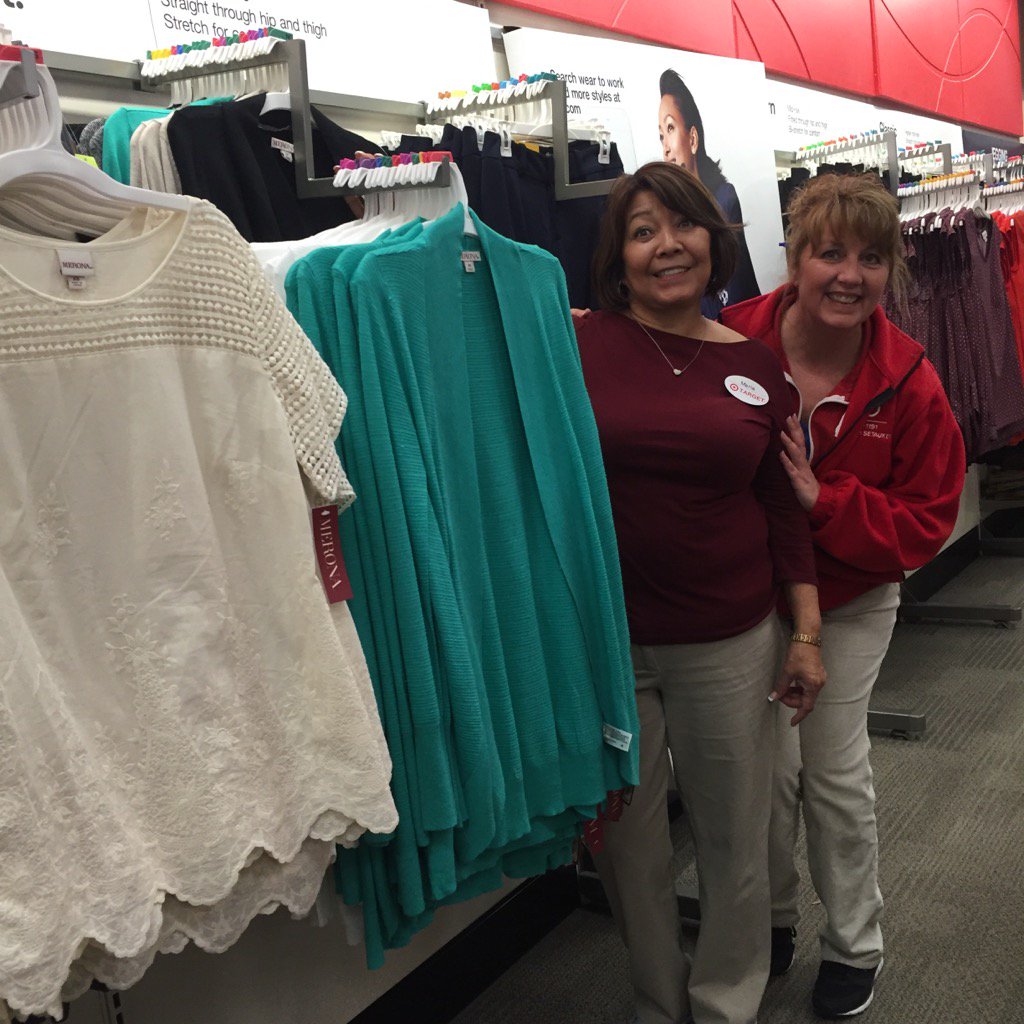 joshyjoe1's tweet photo. Driving positive sales comps by creating the look! #teachingmoments #createthelook #doubledigitsalecomps #GameONtgt https://t.co/LidbT96z2u