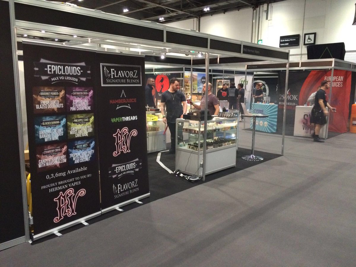 herman_vapes's tweet photo. #VapeJam #VapeJamUK #VapeJam2 @GrimmGreen @NamberJuice #BudgetBallers #NotTooShabby #Twisted420 https://t.co/XbM1jR9Ero