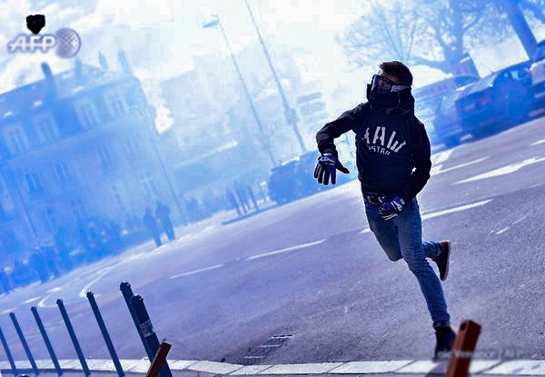 Protest_Safely's tweet image. #France #FrenchProtest #ProtestSafely #Protest