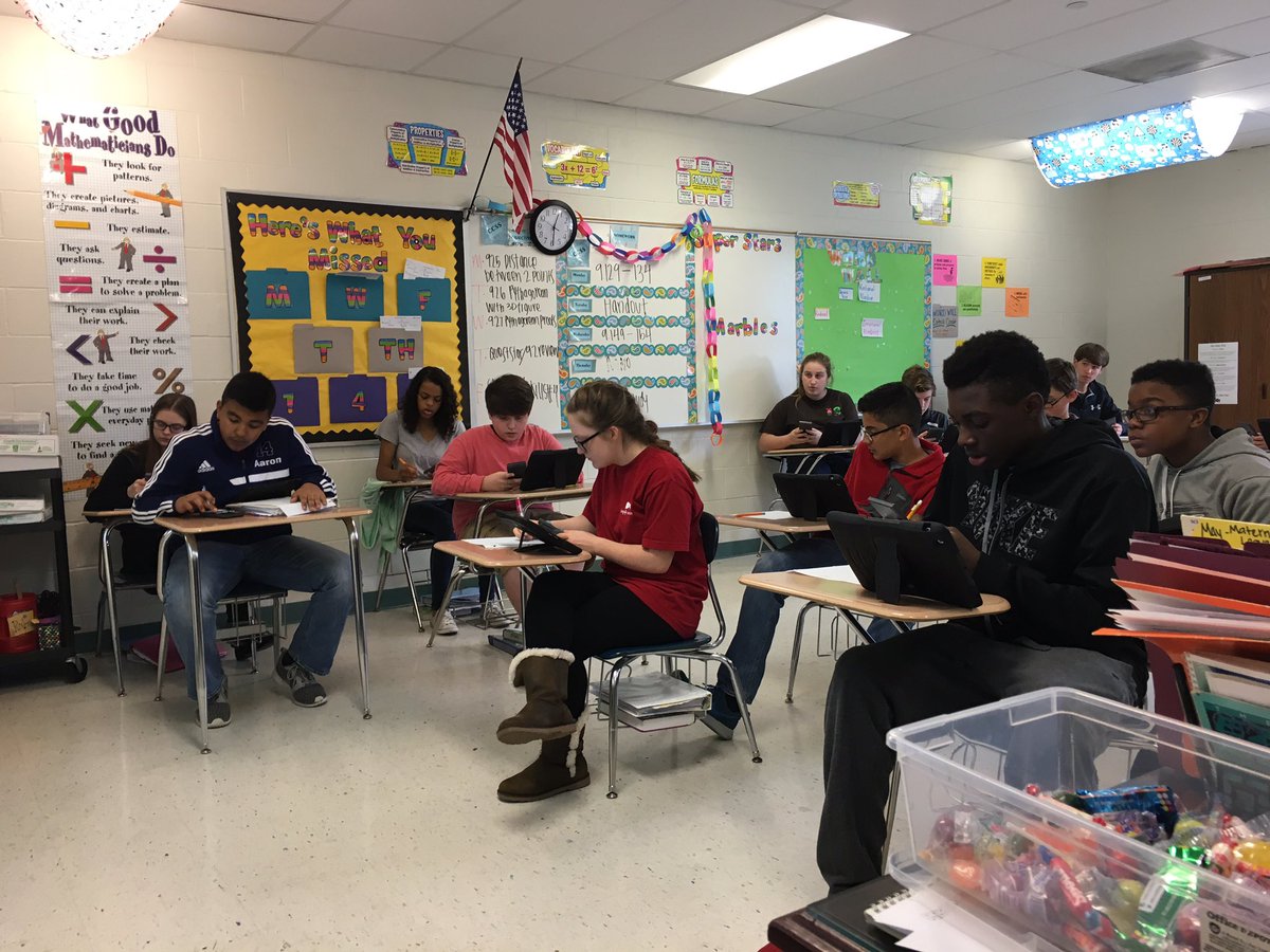 acparker12's tweet image. Kahoot is THE BEST review game. They are so focused and competitive! #teamdcs #techinclass #kahoot