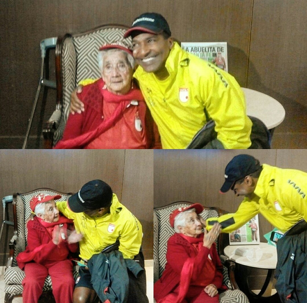 SantaFe's tweet photo. Hoy nos visitó doña Eloisa Mancilla de León, la abuela de la Santa Fe en la concentración #AyerHoyYSiempreSantaFe https://t.co/xpQmWPpFle