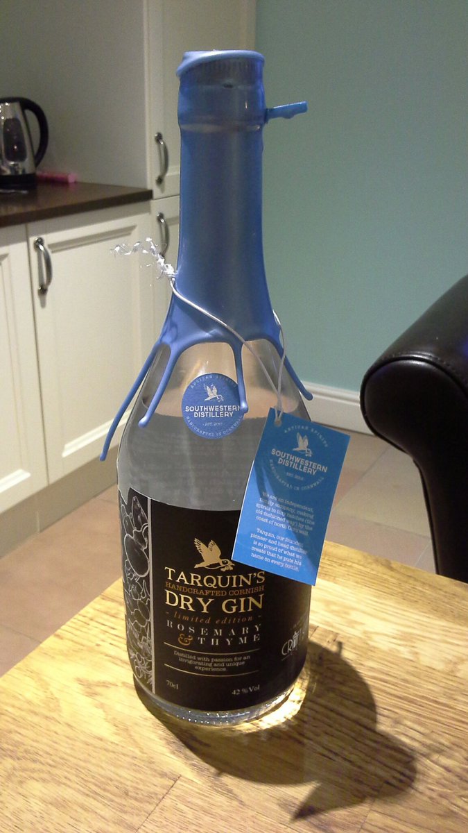 This evenings tipple will be enjoyed with tonic and fresh grapefruit zest <a href="/craftginclub/">craftginclub</a> <a href="/FeverTreeMixers/">Fever-Tree Mixers</a> <a href="/SWDtom/">SouthWestern Tom</a>