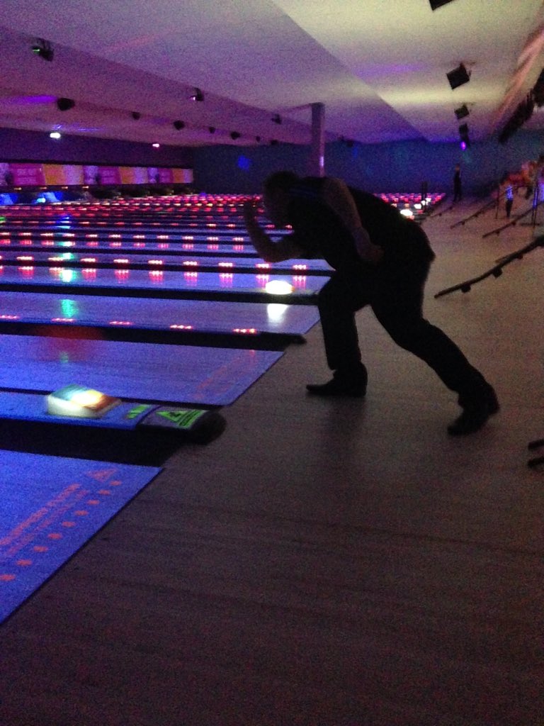 DVH_STRADA's tweet photo. It's bowling night!! https://t.co/KKdzXz7Ixm